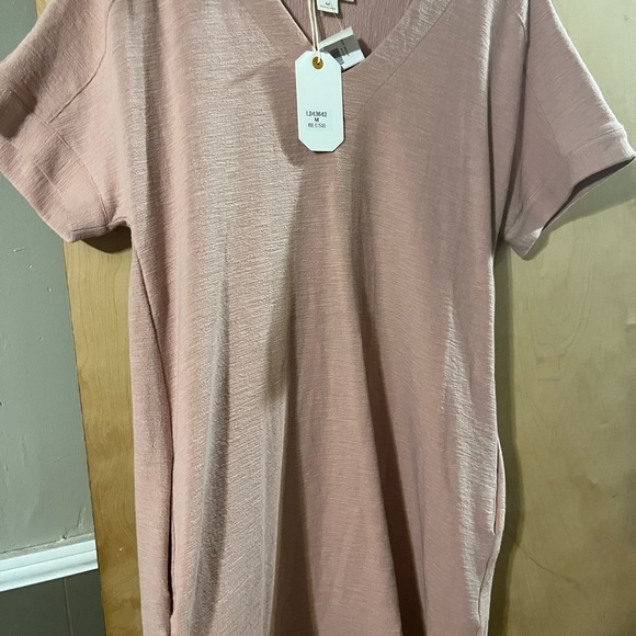 Pretty pink tunic. So cute with leggings. Never been worn. pm for more info❤️ - Picture 5 of 5